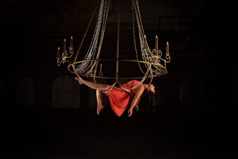 Aerial circus performer